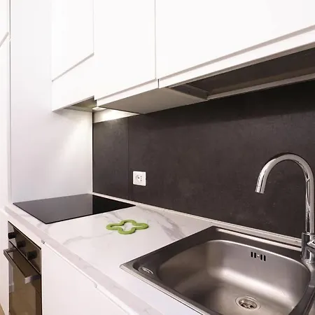 Contempora - Bilocale Via Verro Milan